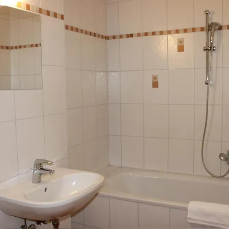 24h Self Check-in By H&h Apartment *