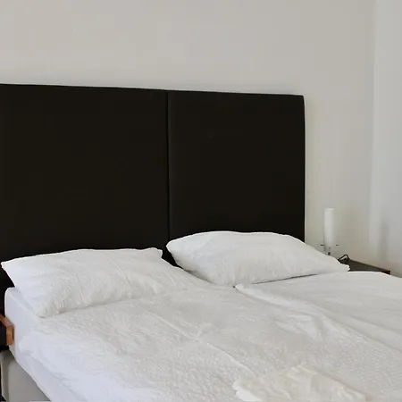 24h Self Check-in By H&h Apartment