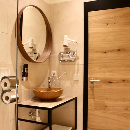 24h Self Check-in By H&h Apartment