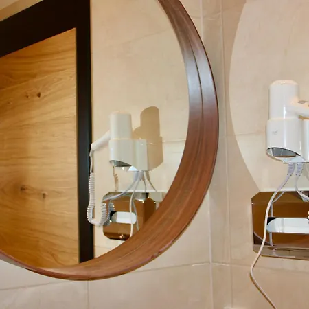 Apartment 24h Self Check-in By H&h *