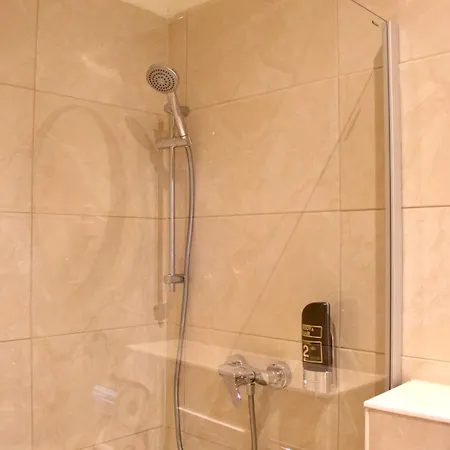 24h Self Check-in By H&h * Linz