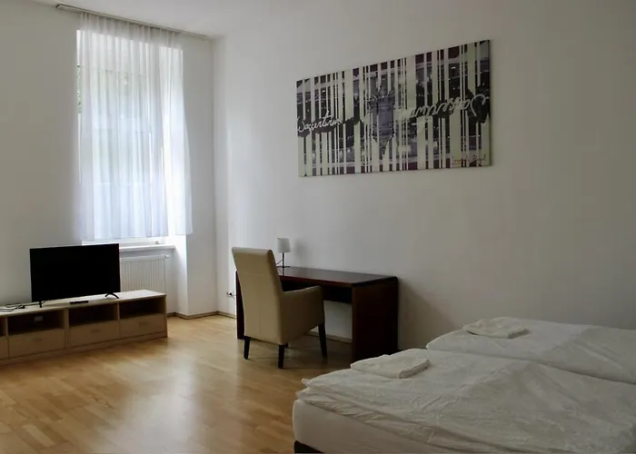 24h Self Check-in By H&h Apartment *